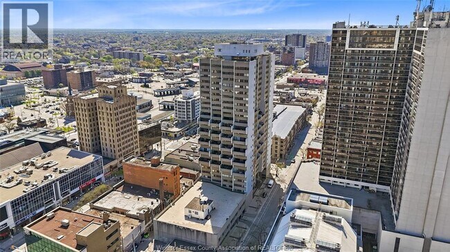 380 Pelissier St in Windsor, ON - Building Photo - Building Photo