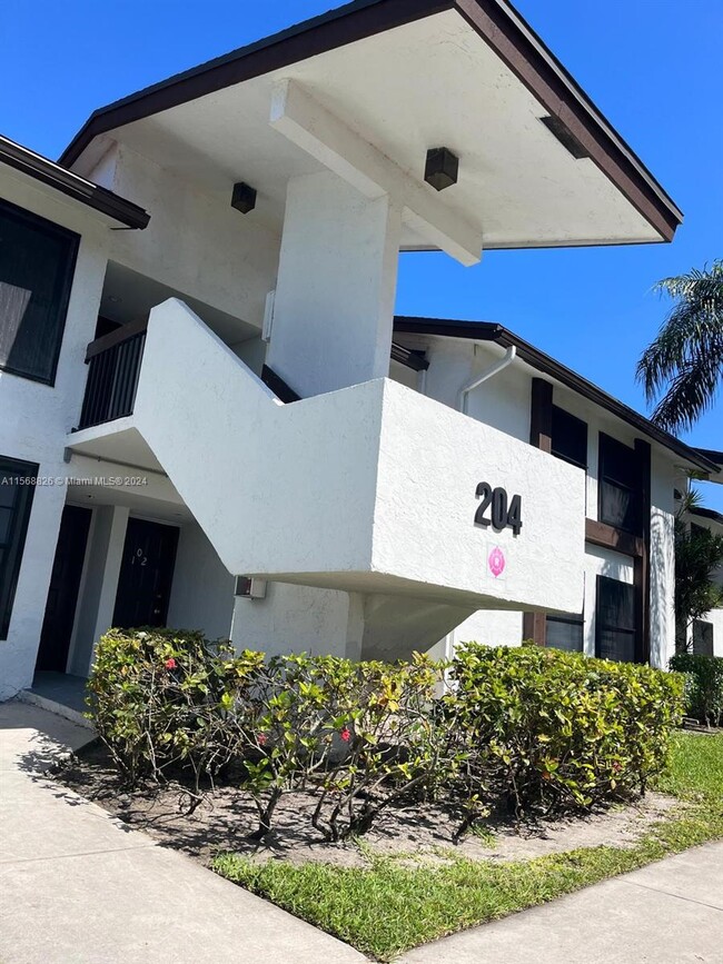 property at 204 Lake Pointe Dr
