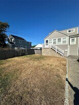 32 Mc Kinley Ave in Lindenhurst, NY - Building Photo