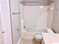 3320 Pinewalk Dr N, Unit 1723 - 6