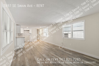 7897 SE Swan Ave in Hobe Sound, FL - Foto de edificio - Building Photo