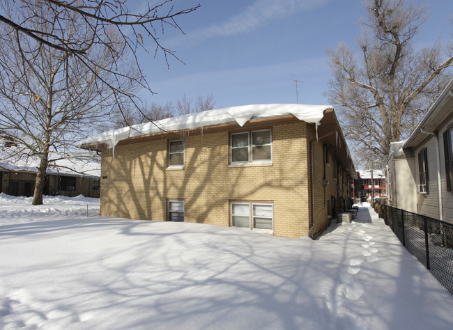 1024 E St in Lincoln, NE - Foto de edificio - Building Photo