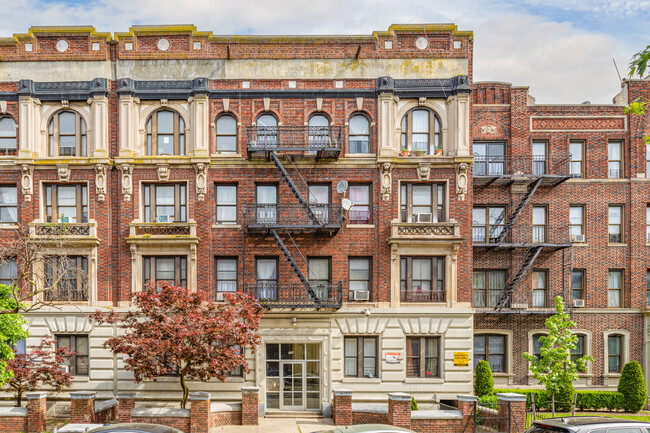 259 Parkside Ave in Brooklyn, NY - Foto de edificio - Building Photo