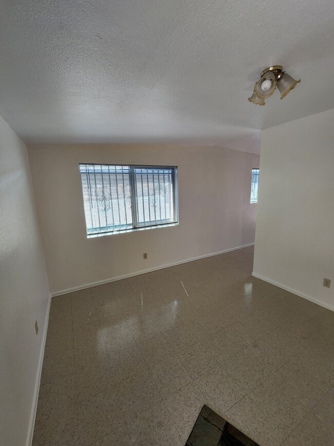 property at 840 W Iowa St