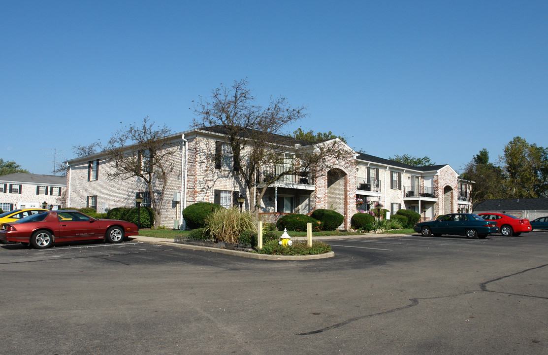 Barclay Square in Kettering, OH - Building Photo