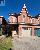 1129 Hickory Hollow Glen in Mississauga, ON - Building Photo