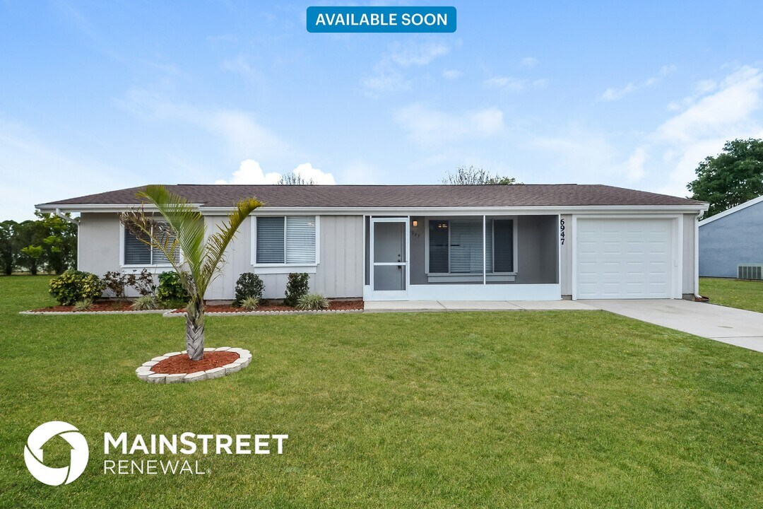 6947 Roslyn Ct in North Port, FL - Building Photo