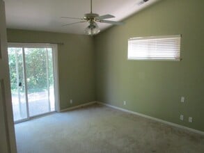 240 Windrose Ct in Chico, CA - Building Photo - Building Photo