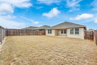 5813 Silverjack Trl in Lantana, TX - Building Photo - Building Photo