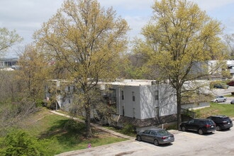 Stadium View Apartments in Kansas City, MO - Foto de edificio - Building Photo
