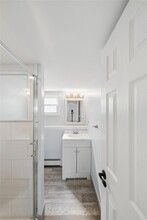 468 Nassau Ave, Unit 1ST FlOOR in Freeport, NY - Building Photo - Building Photo