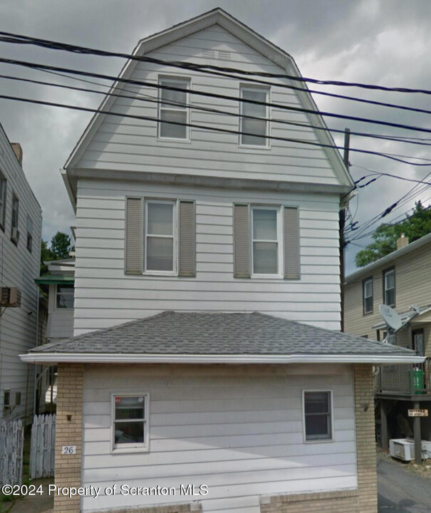 26 E Carey St in Wilkes-Barre, PA - Building Photo