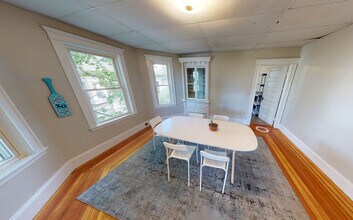 28 Dearborn Rd, Unit 2 in Somerville, MA - Foto de edificio - Building Photo