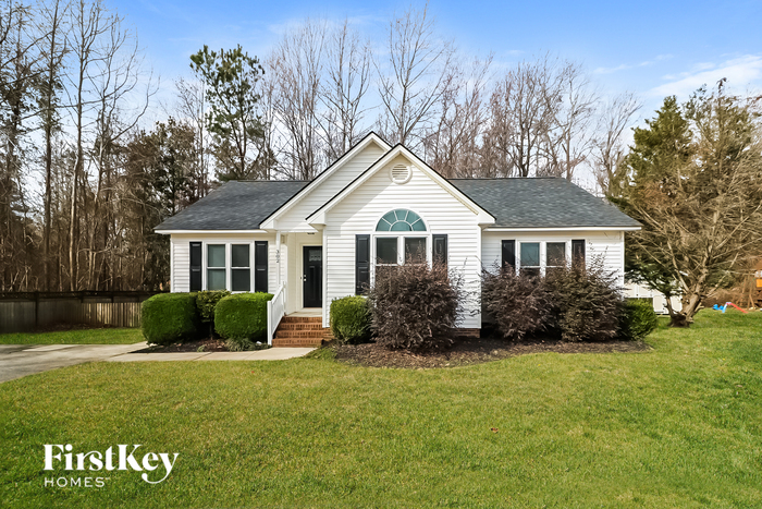 302 Brandon Dr in Clayton, NC - Foto de edificio