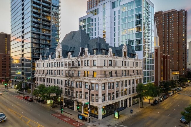 property at 810 N Clark St