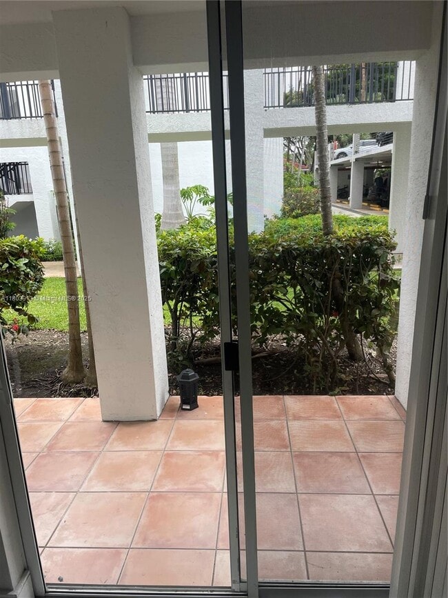 3155 NE 184th St in Aventura, FL - Building Photo - Building Photo