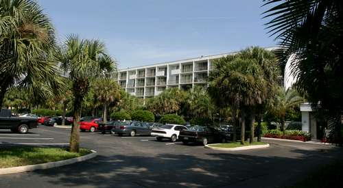 Lakeshore Club in West Palm Beach, FL - Building Photo - Building Photo