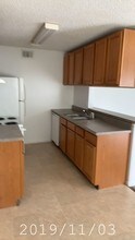 421 Mercury Ave SE-Unit -8 in Palm Bay, FL - Foto de edificio - Building Photo