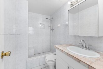 7441 Wayne Ave, Unit 11G in Miami, FL - Foto de edificio - Building Photo