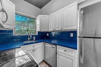 28 Almeria Ave in Coral Gables, FL - Building Photo - Building Photo