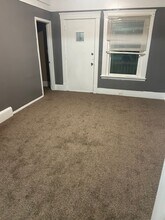 915 E 147th St in Cleveland, OH - Building Photo - Building Photo