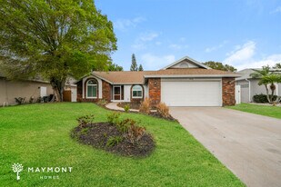 1406 Ventana Dr in Sun City Center, FL - Building Photo