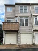 945 Harrison Cir in Alexandria, VA - Building Photo - Building Photo
