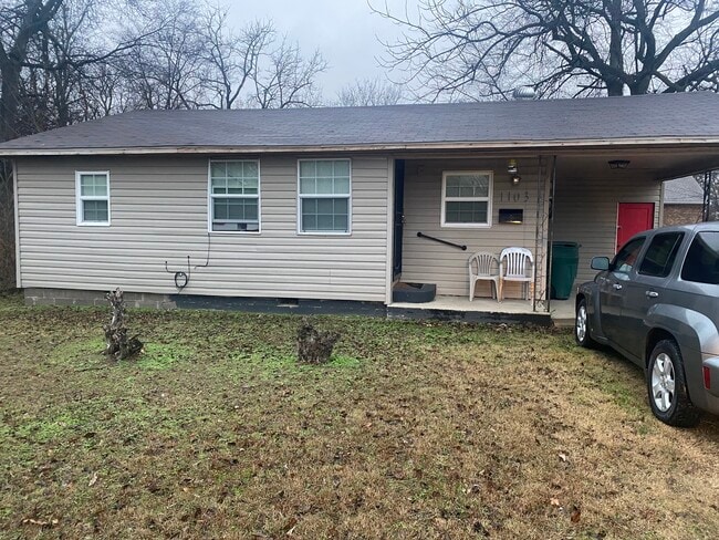 1103 S Lilly St in Blytheville, AR - Building Photo - Building Photo