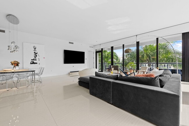 60 Hendricks Isle in Fort Lauderdale, FL - Building Photo - Building Photo