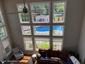 7 Hammerstone Ln in Altamont, NY - Building Photo - Building Photo