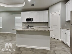 16919 Balmoral St in Montgomery, TX - Foto de edificio - Building Photo