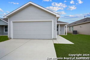 13819 Buffalo Valley in San Antonio, TX - Building Photo