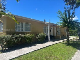 412 SW 10th St in Hallandale Beach, FL - Building Photo