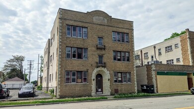 4821 W Burleigh St in Milwaukee, WI - Building Photo - Building Photo