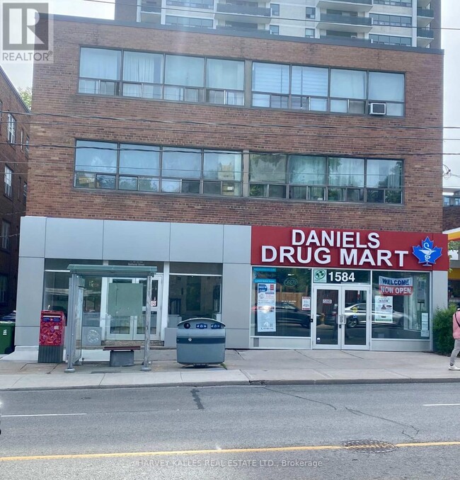 1582-1582 Bathurst St