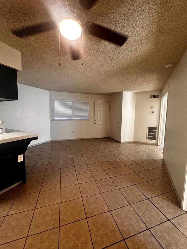 4701 Beechwood St in Bakersfield, CA - Building Photo - Building Photo
