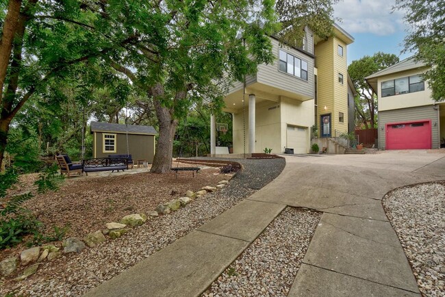 property at 2608 Del Curto Rd