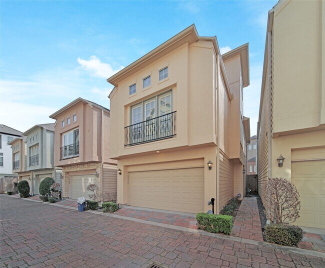 2726 Sherwin St in Houston, TX - Building Photo - Building Photo