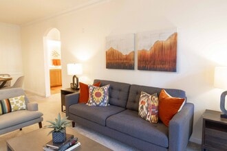 The Crest at Sugarloaf in Lawrenceville, GA - Foto de edificio - Building Photo