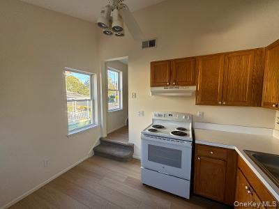 17 Fairview St in Huntington, NY - Building Photo - Building Photo
