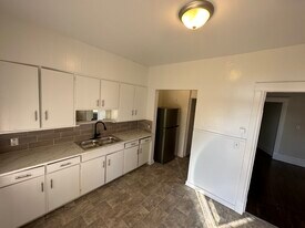447 W Walnut in Kalamazoo, MI - Building Photo
