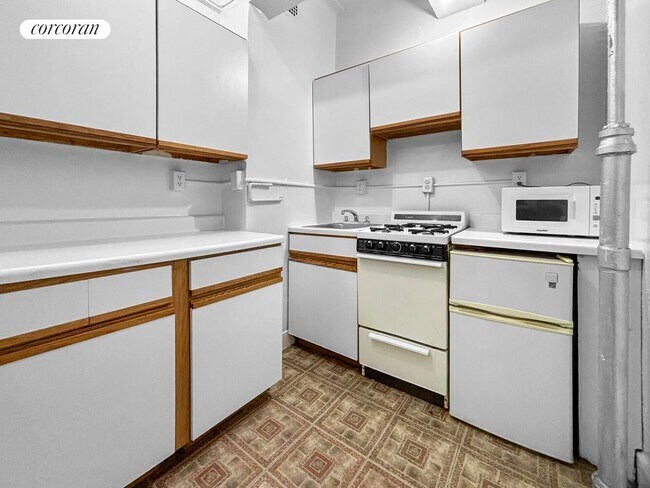 155 E 52nd St in New York, NY - Foto de edificio - Building Photo