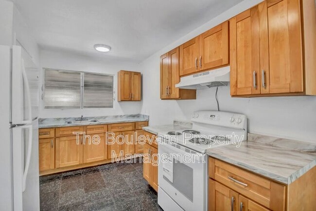 property at 84-1111-1111 Lahaina St