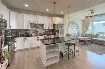 2422 W Summit Pkwy in Spokane, WA - Building Photo - Building Photo