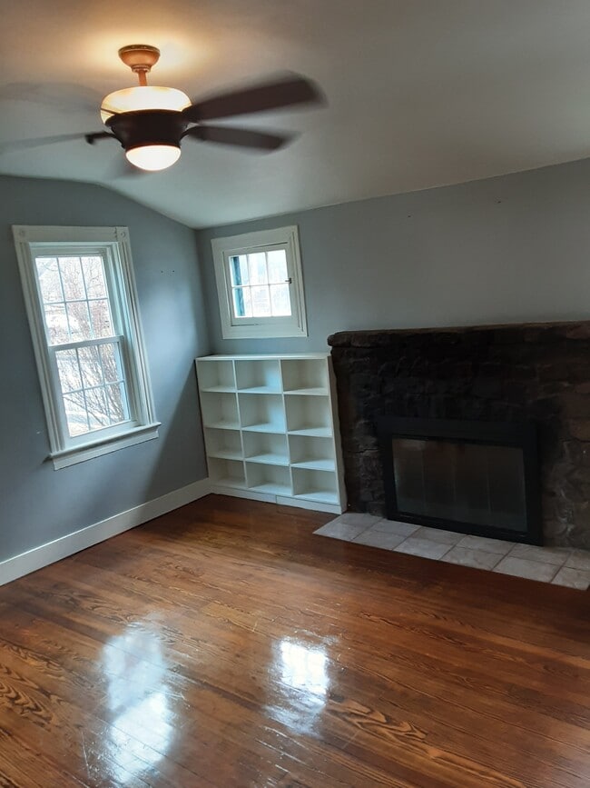 8 Hillside Ave in Airmont, NY - Building Photo - Building Photo