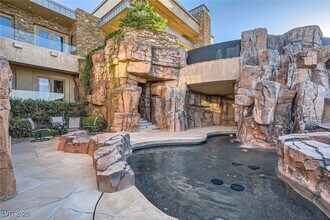 5 Promontory Pointe Ln in Las Vegas, NV - Building Photo - Building Photo