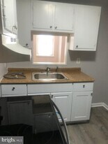 404 Welsh St in Chester, PA - Building Photo