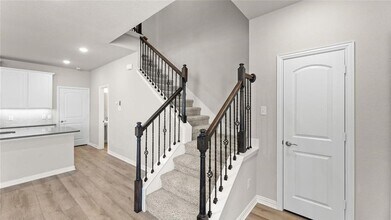 3720 Paradise Way in Sherman, TX - Foto de edificio - Building Photo