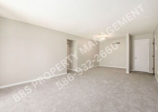 42241 Toddmark Ln in Clinton Township, MI - Building Photo - Building Photo