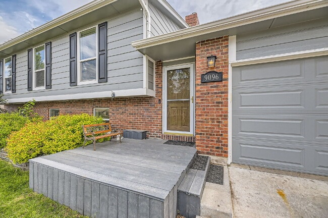 property at 9096 W Elmhurst Ave